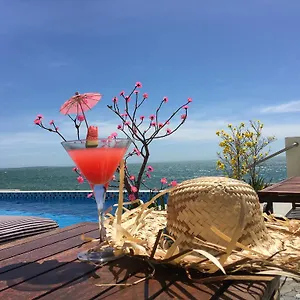 Ocean Front Отель